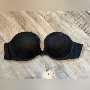 Like New lacy strapless VS bra